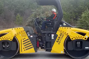 Sakai Asphalt Compaction